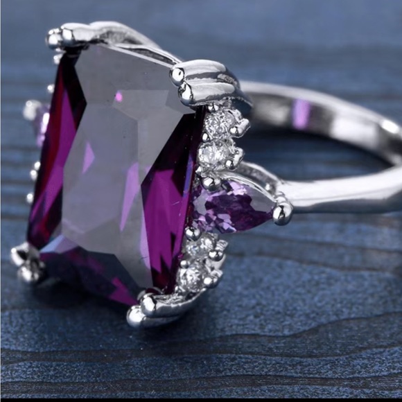 12 CT amethyst zircon fashion ring size 6,7 - Picture 2 of 5